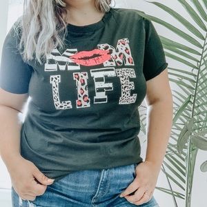 🌺NEW🌺 Mom Life Tee